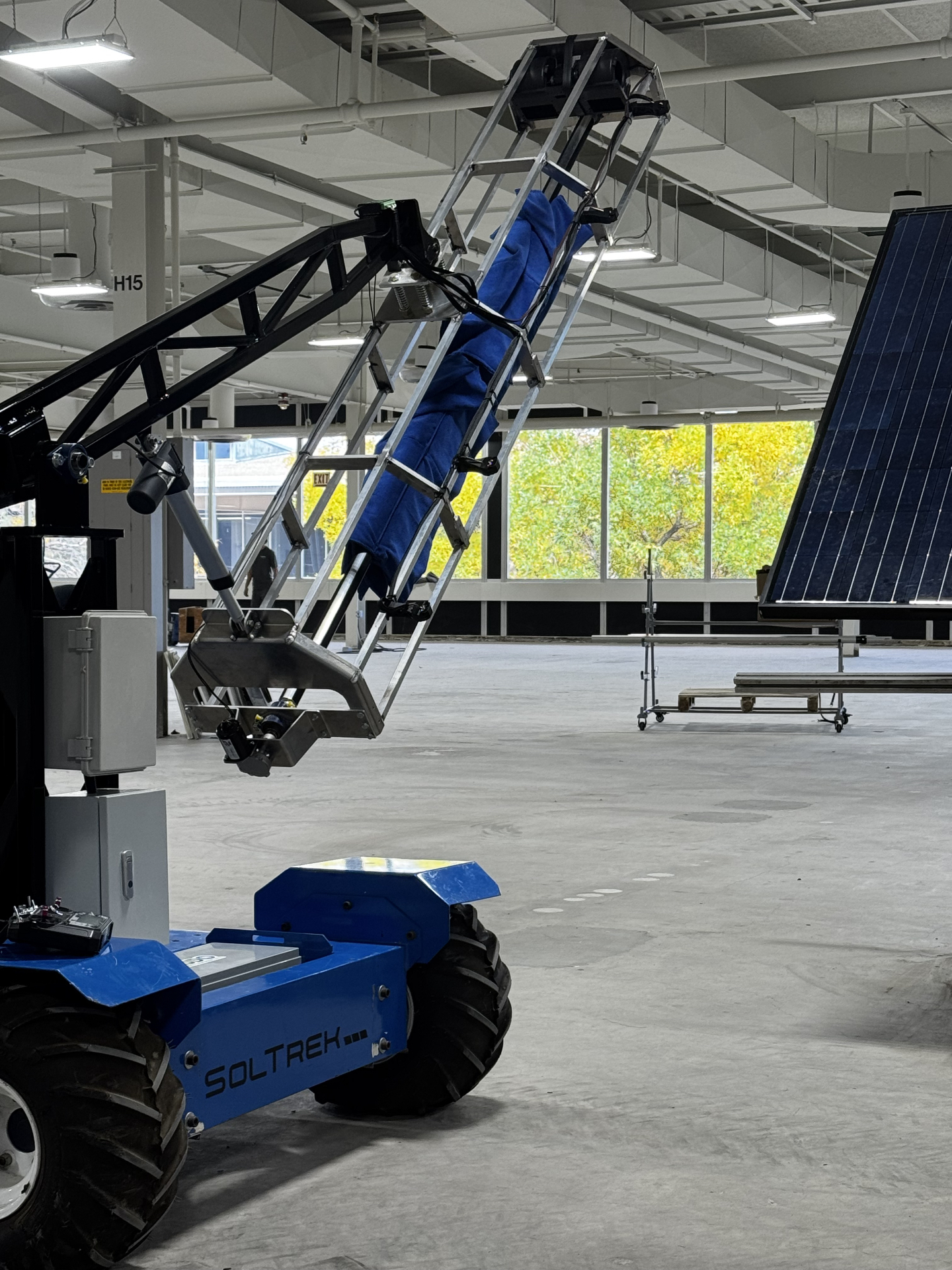 O&M Robotics - Autonomous Solar Panel Cleaning